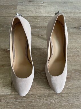 MICHAEL Michael Kors Women's Tan Suede Pumps Sz 9M